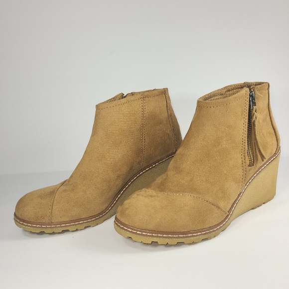 TOMS Suede Ankle Boots In Tan - Picture 11 of 11
